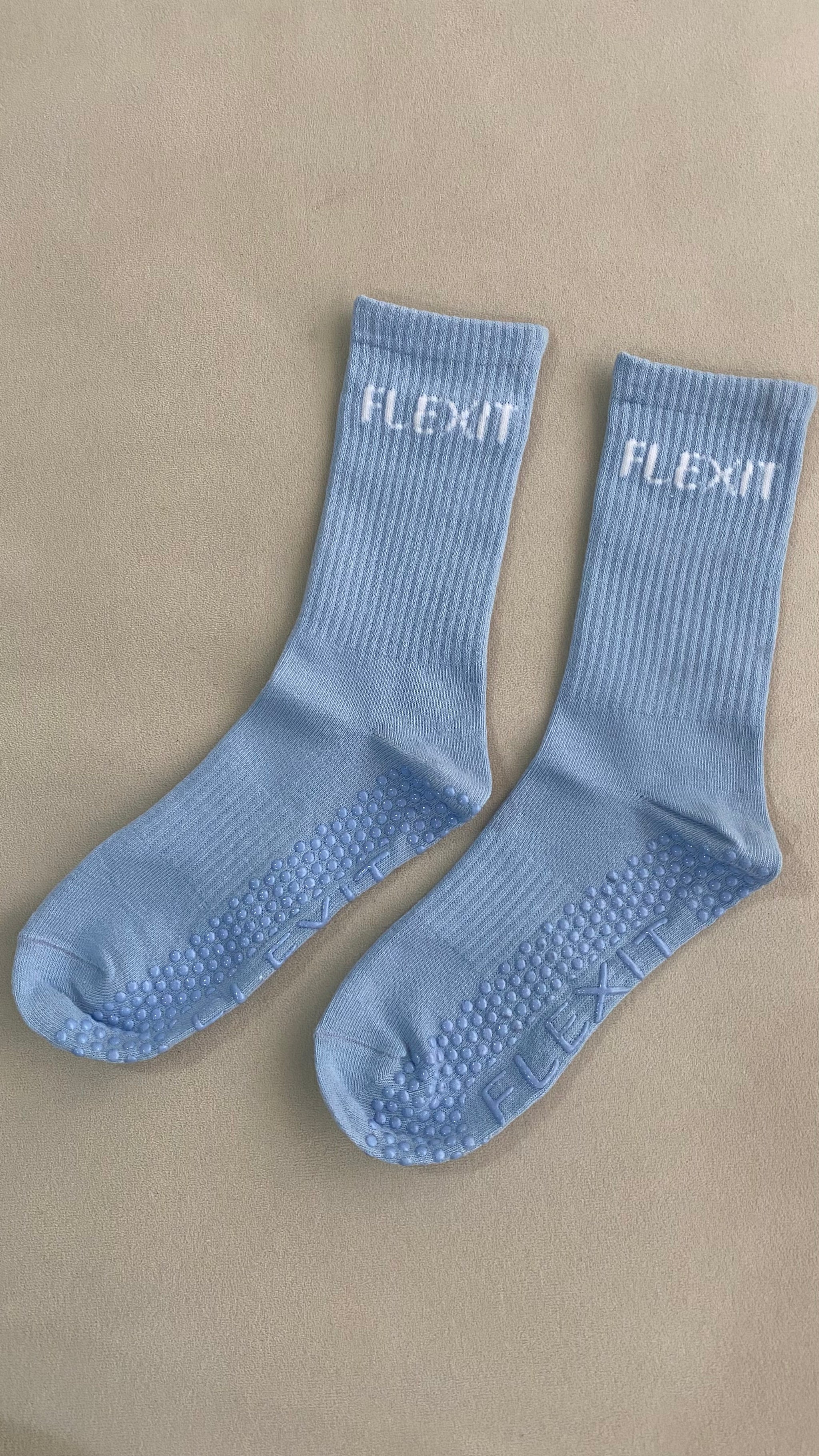 Pilates גרביים תכלת