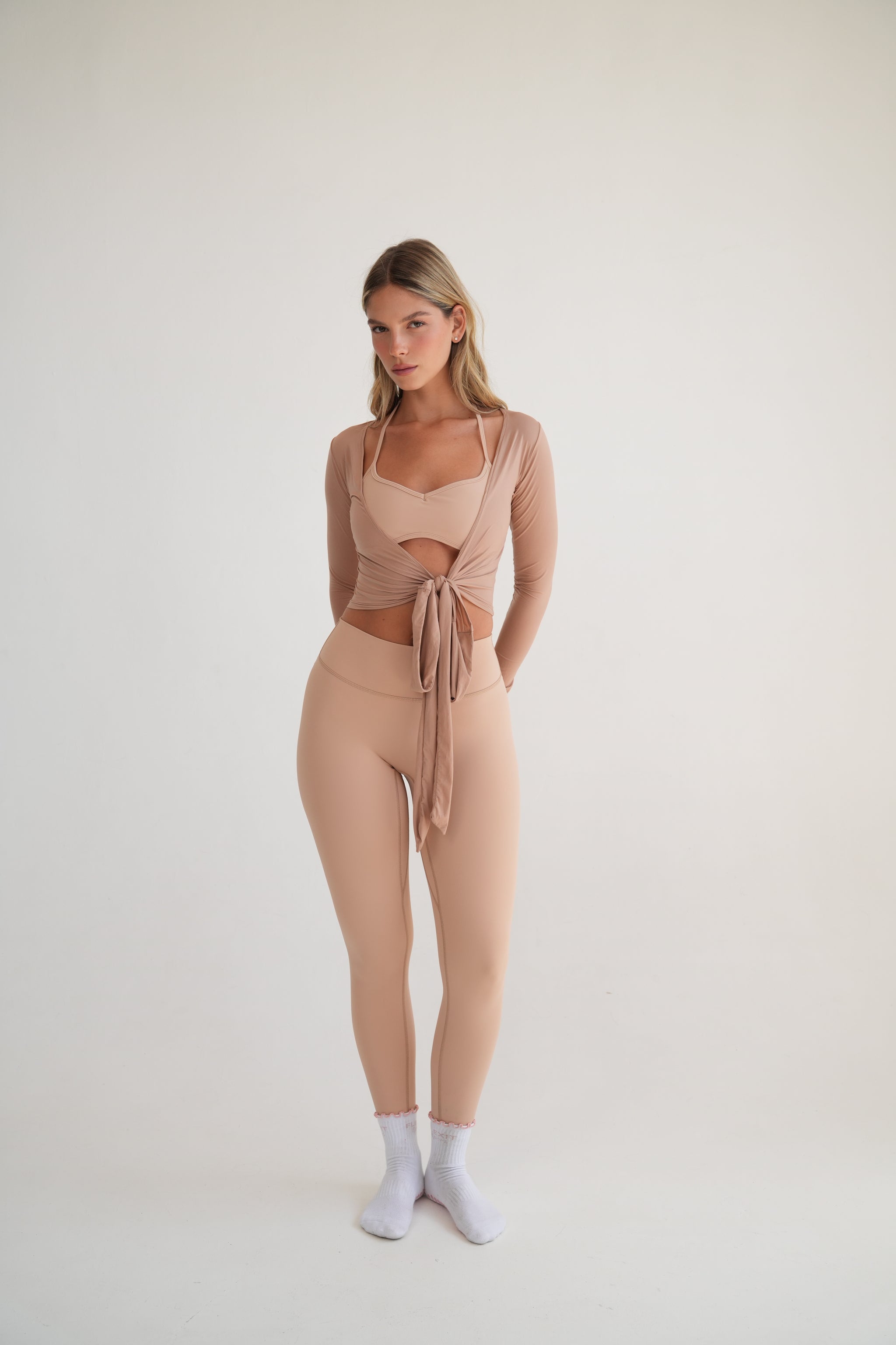 Smock עליונית קשירה קרמל